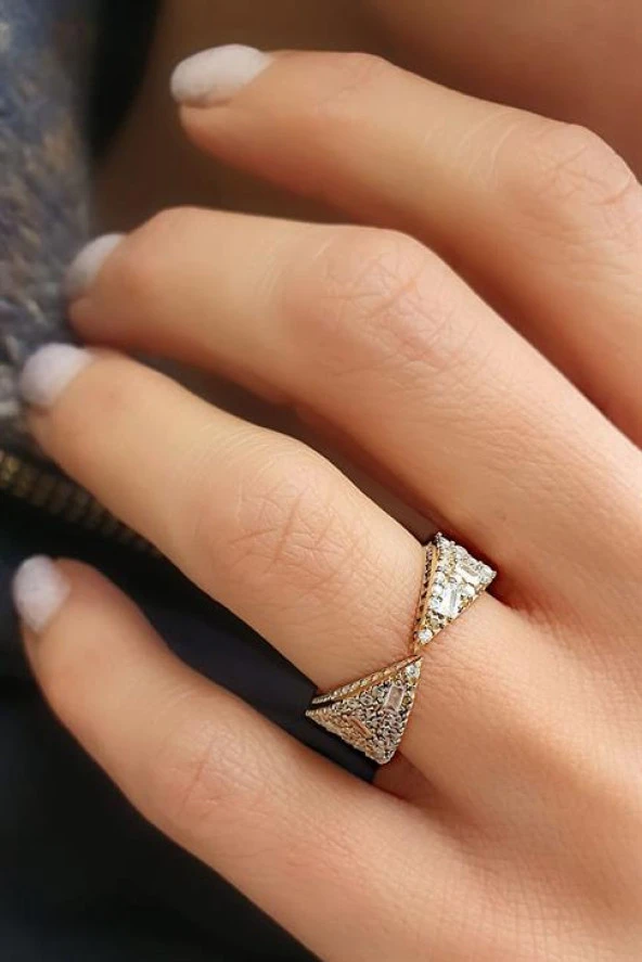 925Ayar Gümüş Üzerine Altın Kaplama Luxury Tasarım Ayarlanabilir Baget Taş Detaylı Yüzük ürün görseli