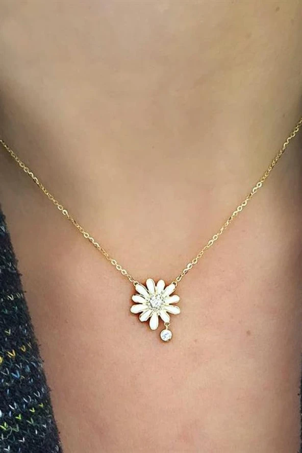 Beyaz Mineli Zirkon Taş Detaylı 925Ayar Gümüş Üzerine Altın Kaplama Papatya Kolye ürün görseli