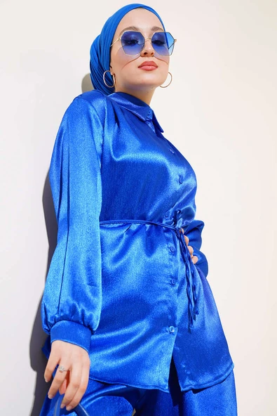 Parlak Gömlekli Takım Saks - Resim 2