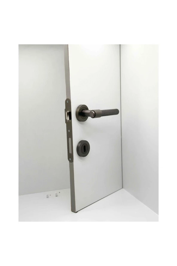 Punch Mat Skoç Füme Rozetli Oda Kapı Kolu 4 Takım - Resim 3