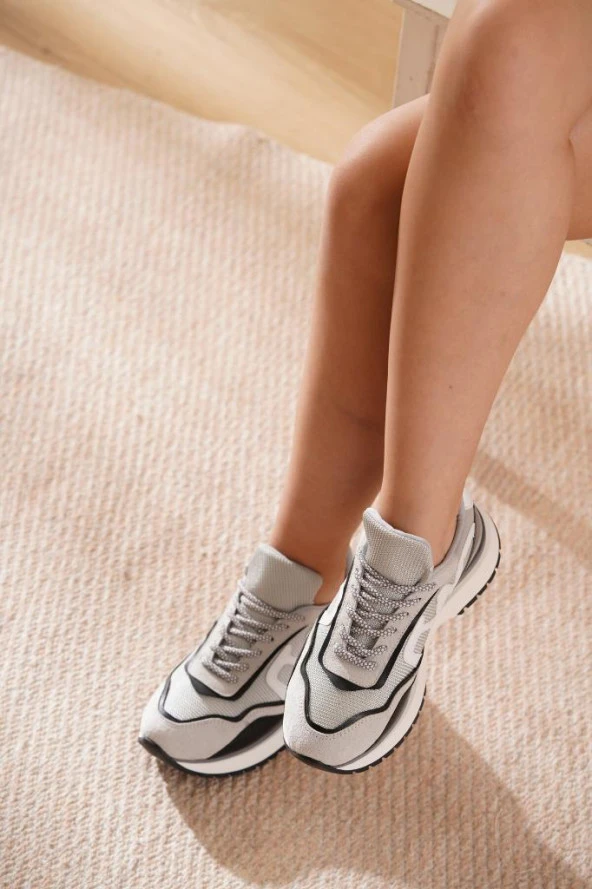 Gri Kadın Sneaker Bağcıklı Süet Ve Deri Detaylı Spor Jelly