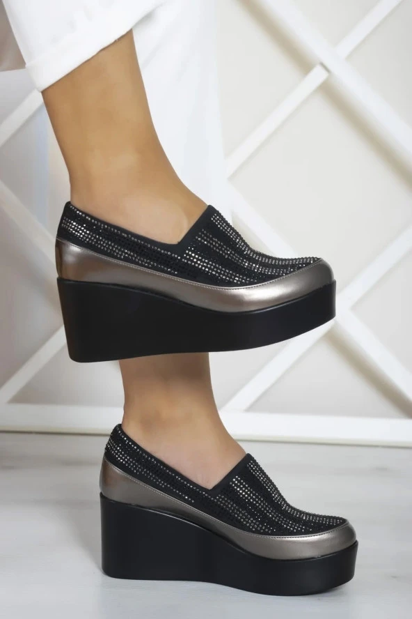 Erkan Saçmacı Roxana Platin Vegan Taşlı Streç Dolgu Topuklu Ayakkabı