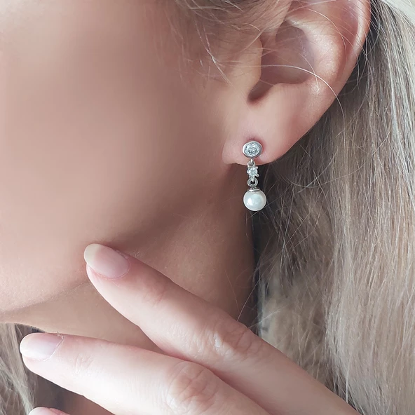 Vaoov 925 Ayar Gümüş Sallantılı Taşlı İnci Küpe ürün görseli