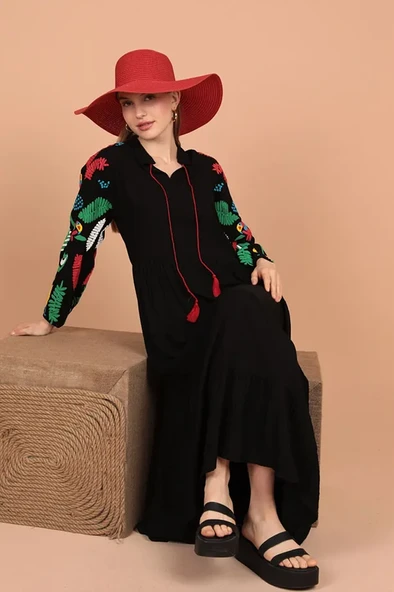 Kolları Kabartma Baskı Detaylı Uzun Kollu ve Uzun Boylu Viskon Kumaşlı Kadın Elbise Yaz/Bahar Siyah - 3