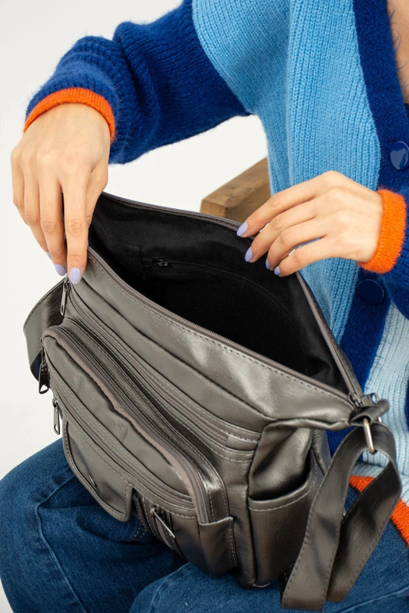 Mega Yıkama Çapraz Kadın Çanta: Şık ve Dayanıklı Suni Deri Tasarımıyla 21X18X10 KOD107 - Resim 3