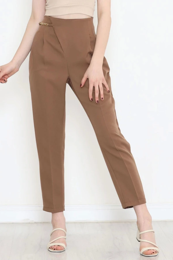 Zincir Detaylı Pantolon Kahve
