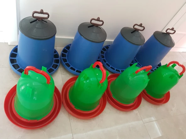 4 Adet Tavuk 15 Kg Yemlik 4adet 10 Lt  Suluk