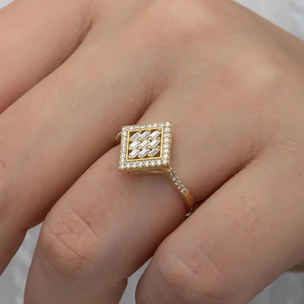 Dik Kare Baget Taşlı Gümüş Yüzük ürün görseli