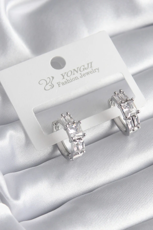 Pirinç Gümüş Renk Kare Zirkon Taşlı Kadın Küpe ürün görseli