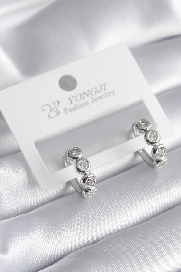 Pirinç Gümüş Renk Zirkon Taşlı Kadın Küpe ürün görseli