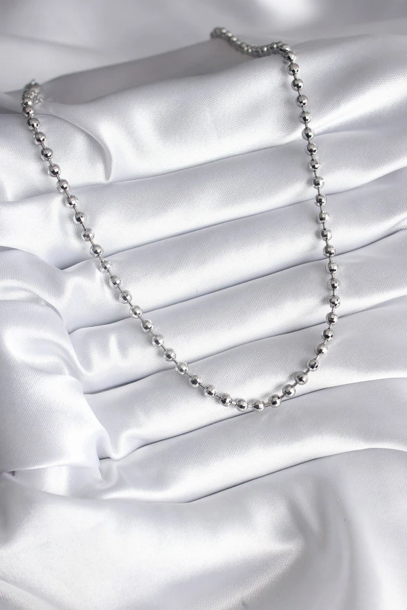 Pirinç Gümüş Renk Topçuk Detay Kadın Kolye - Resim 2