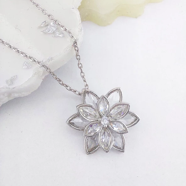 Vaoov 925 Ayar Gümüş Beyaz Taşlı Lotus Çiçeği Kolye - Resim 2