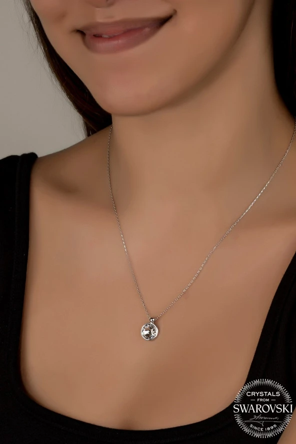 Swarovski Crystal Kadın 8 mm Çerveli Gümüş Kolye
