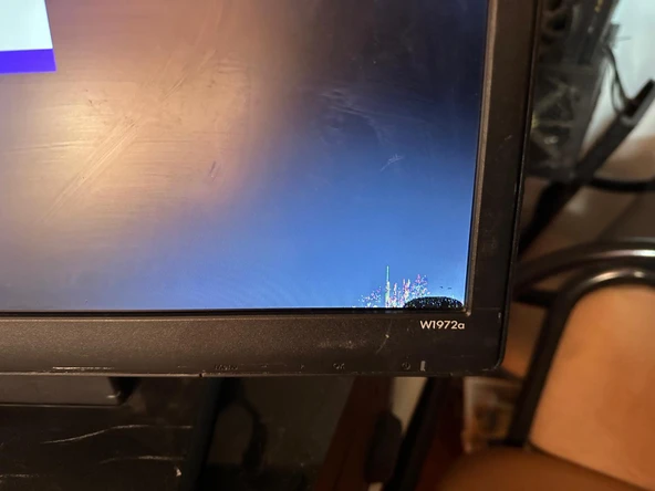 HP W1972a 18.5" 5 MS LED Yenilenmiş Monitör 2.EL EKRANDA LEKE VAR - 3