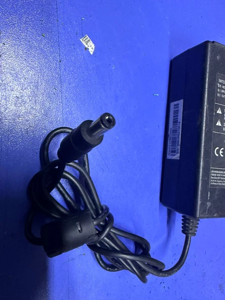 Rampage 24 RM 61 SOY 1200300 327 12V  3A 5,5 2,5MM Led Monitör ADADAPTÖRÜ 2 EL KULLANILMIŞ - Resim 2