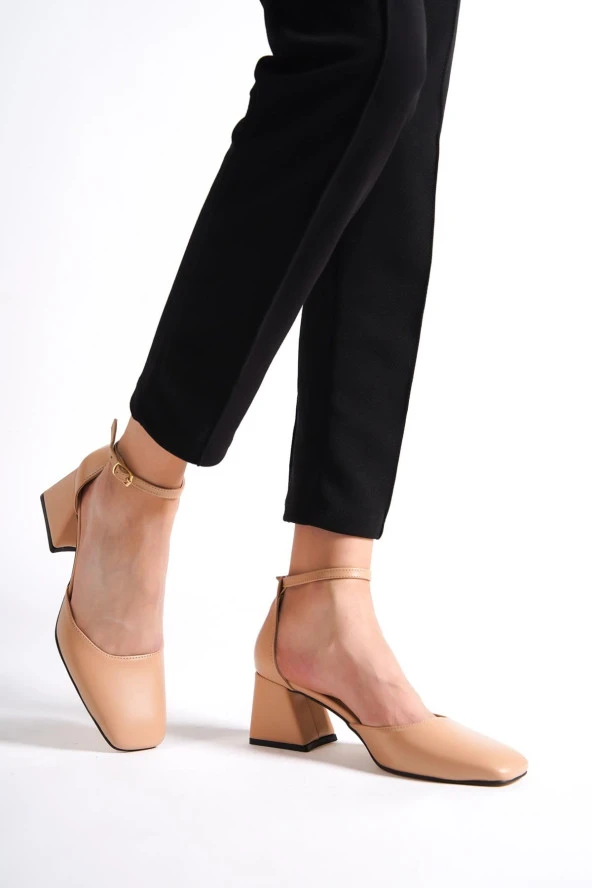 Yulia Ten Rengi Kalın Topuklu Yanı Açık Ayakkabı ürün görseli
