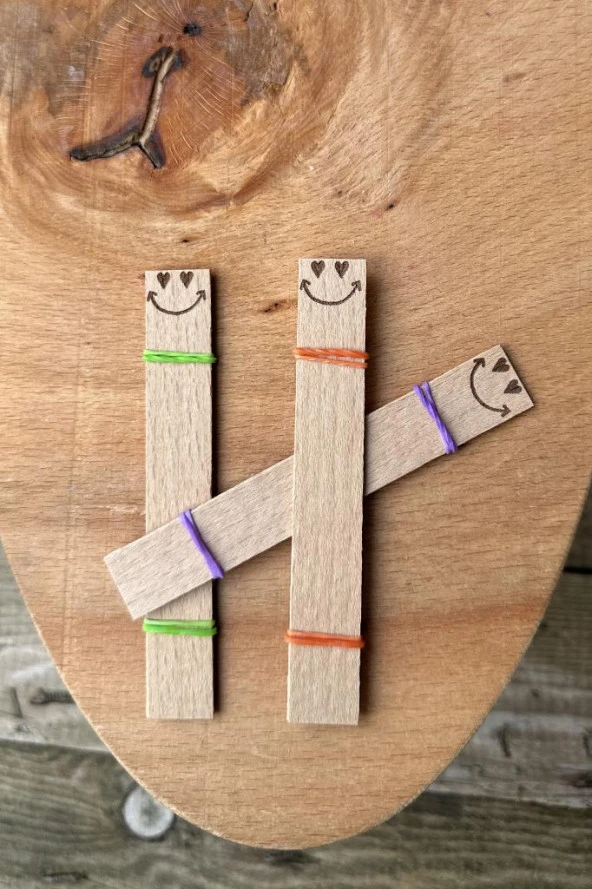 Ahşap Düz Model 15mm en x 100mm boy x 0,5mm kalınlık GÜLÜCÜK DESENLİ Mum Fitili + Sehpa   ( 10 Adet ) - Resim 3