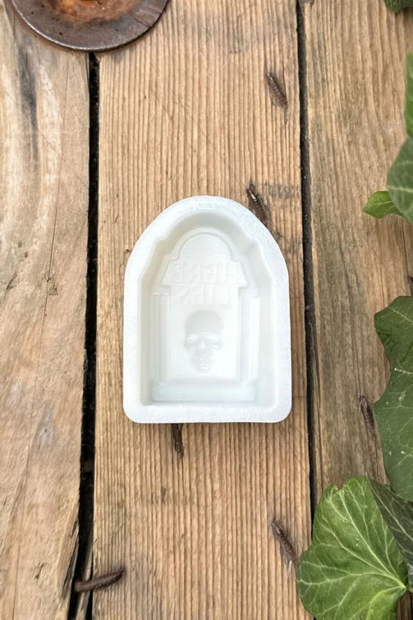 Mezar Taşı Here Lies Yazılı Kuru Kafa Desenli Mum Kalıbı (Silikon) (1 Adet) - Resim 4