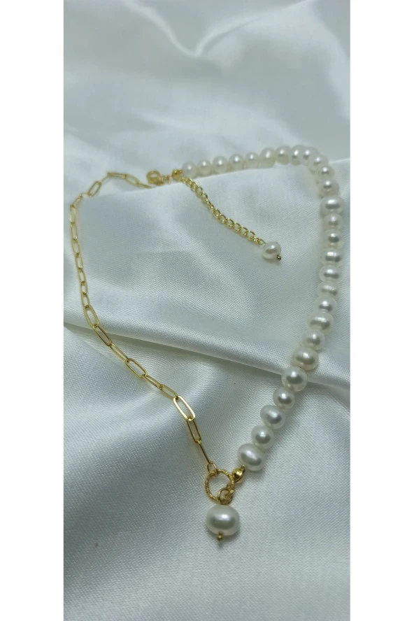 24K Altın Kaplama Gerçek İnci Kare Zincir Detaylı Tasarım Dekolte Kolye ürün görseli