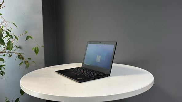 Lenovo Thınkpad X280 Notebook İ5 8250U 8Gb Lpddr4 256Gb M2 Ssd 12.5" Hd Bx Laptop 2.El - Resim 3