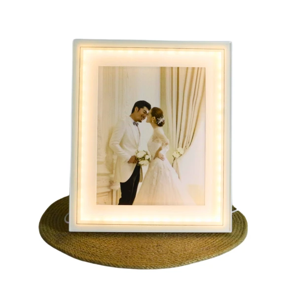 T.Concept Led Işıklı Fotoğraf Çerçevesi Beyaz 26x31 - Resim 2