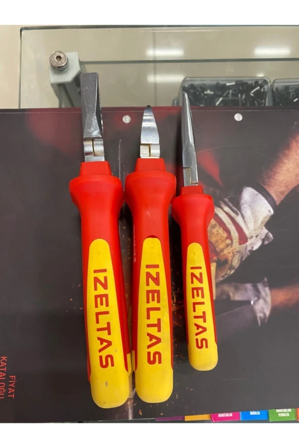 İzeltaş 1000 V Elektrikçi Seti Sarı Kırmızı (pense , Yan Keski , Kargaburun) - 2