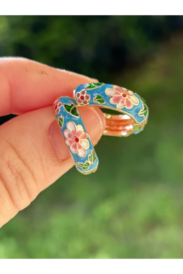 BYM235 Vintage Çiçek Desenli Mineli Mavi Halka Model Kadın Çelik Küpe