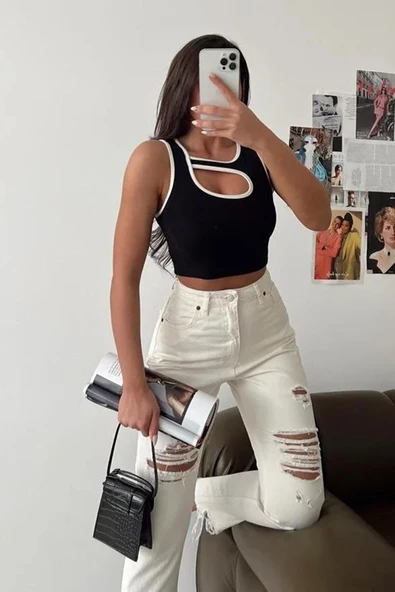Kadın Siyah Ön Pencere Detaylı Cut Out Crop Top Bluz - 2