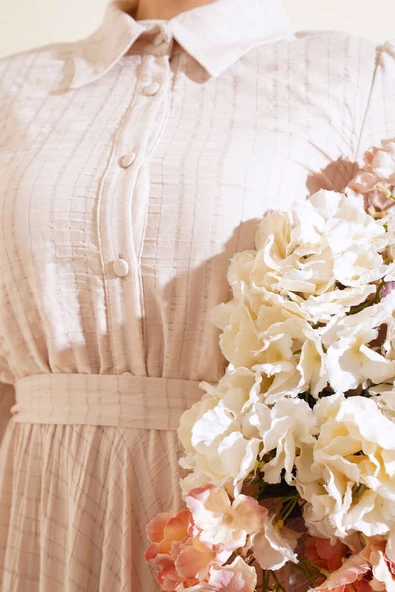 Patlı Kabartma Desenli Elbise Bej - Resim 4