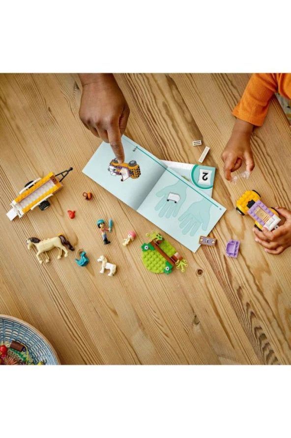 Lego Friends At Ve Midilli Römorku 42634,Liann Ve Zoya Minifigürü İçeren 105 Parça Yapım Seti - Resim 7