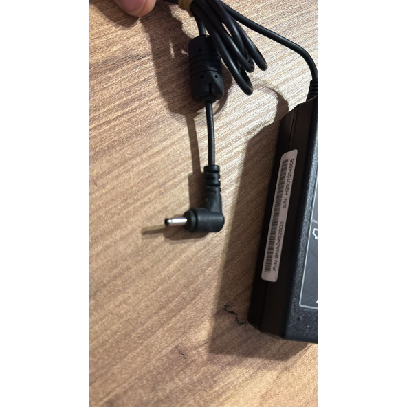 CASPER fsp045-rbbn3 19V 2.37A Notebook Adaptör - Resim 3