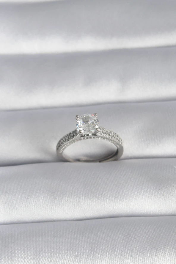 Pirinç Gümüş Renk Zirkon Taşlı Tek Taş Model Kadın Yüzük - TJ-BYK3003 ürün görseli 1