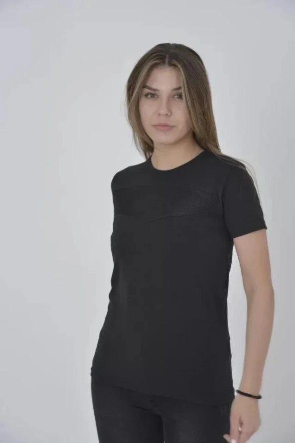 Gögüs Fileli Slim Fit T-shirt - Siyah
