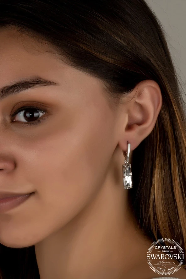 Swarovski Crystal Kadın Beyaz Baget Sallantılı Gümüş Küpe