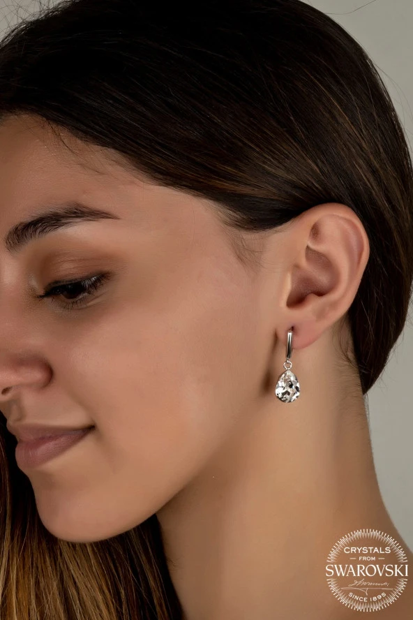 Swarovski Crystal Kadın Beyaz Tırnaklı Damla Gümüş Küpe - 2