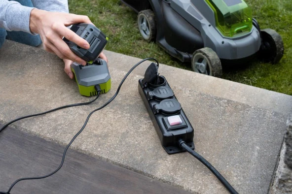 Brennenstuhl IP44 Lisanslı Montajlanabilir 3 Soketli 2 Metre Kablolu Dış Mekan Prizi - Resim 6