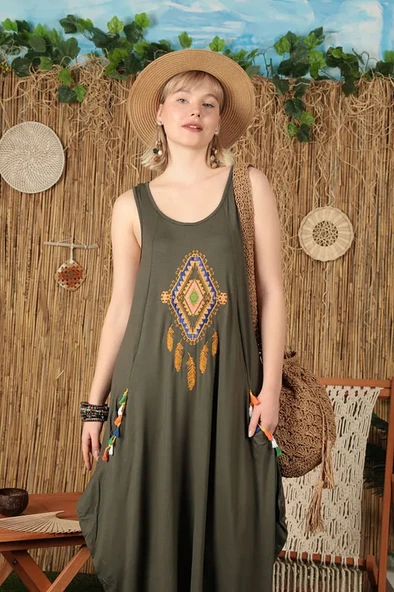 Önü Nakışlı ve Örme Detaylı Viskon Kumaşlı Kolsuz Uzun / Maxi Boy Kadın Elbise Haki Yaz / Bahar