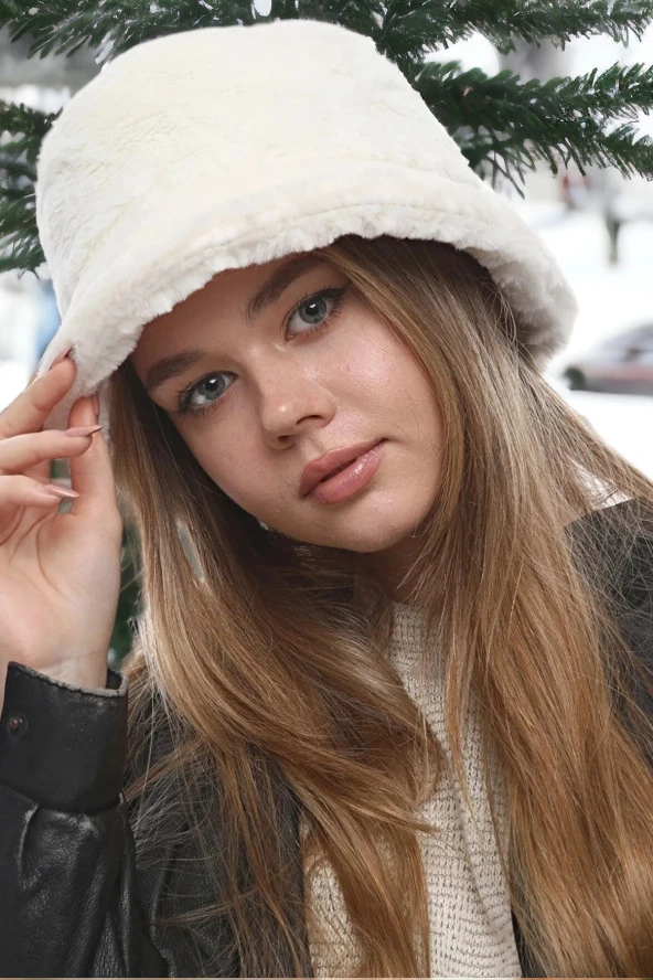 Kadın Kova Model Peluş Şapka Beyaz