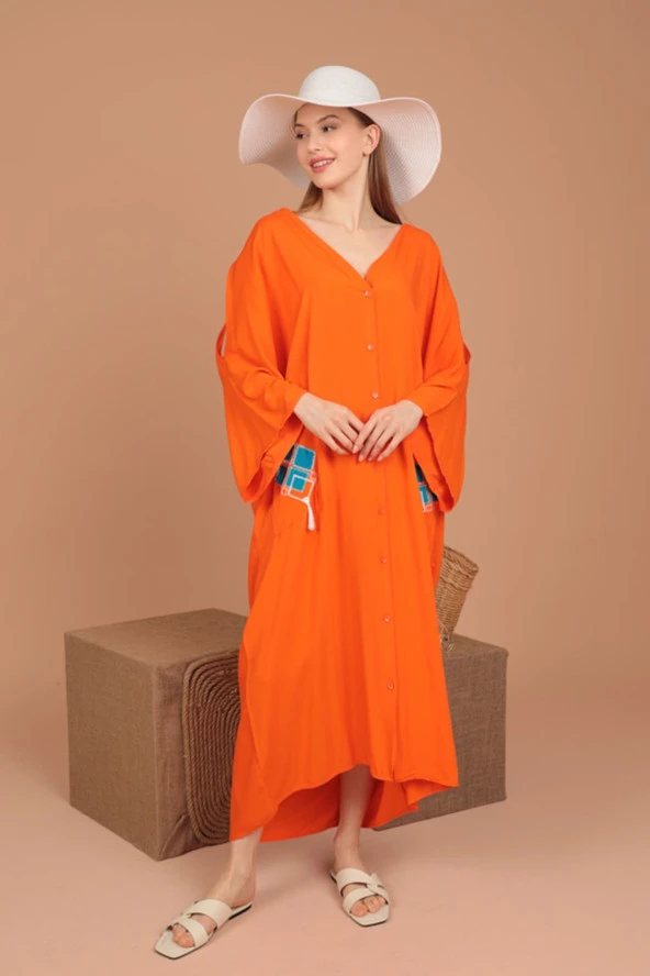 Aplike Nakışlı Püskül Detaylı Oversize Bol Kalıplı Uzun Boylu V Yakalı Kadın Elbise Oranj Yaz/Bahar