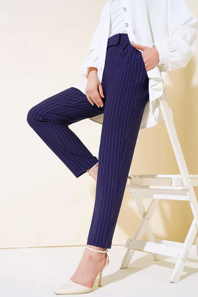 Beli Cırtlı Çizgili Pantolon Lacivert ürün görseli 1