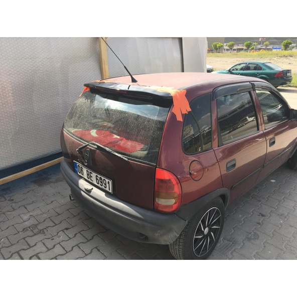 Opel Corsa b spoiler - ışıklı
