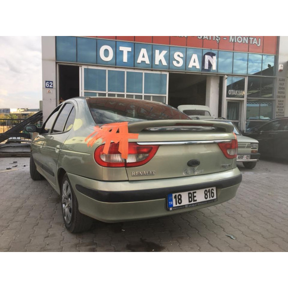 renault megane 1 bagaj spoyleri (ışıklı) - 2