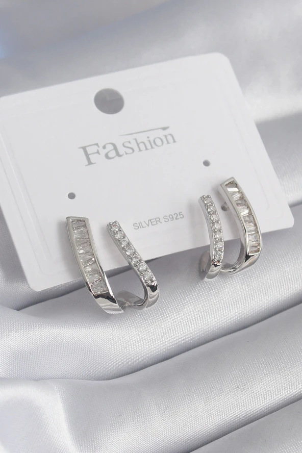 Pirinç Gümüş Renk Zirkon Taşlı Kadın Küpe ürün görseli