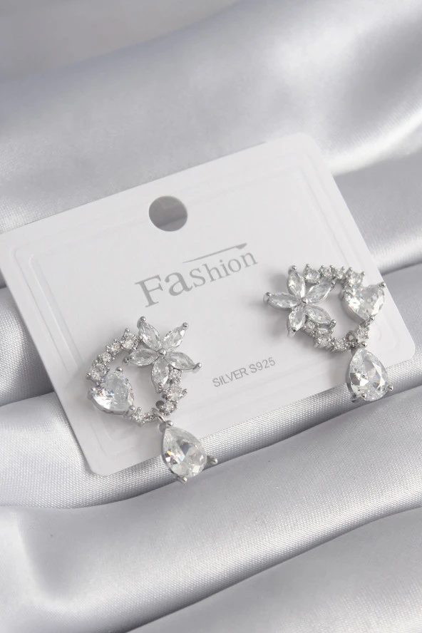 Pirinç Gümüş Renk Zirkon Taşlı Çiçek Model Sallantı Detay Kadın Küpe ürün görseli