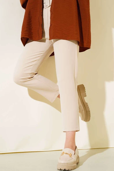 Kemerli Kopçalı Kumaş Pantolon Bej ürün görseli 1