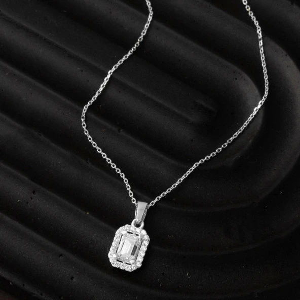 Baget Taşlı Beyaz Altın Kolye - Resim 3