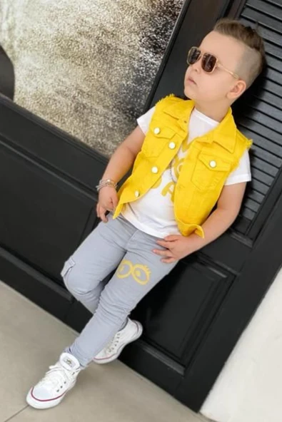 Erkek Çocuk Üzeri Göz ve Yazı Baskılı Tişört Sıfır Kol Jean Sarı Yelek Alt Üst Takım - 9