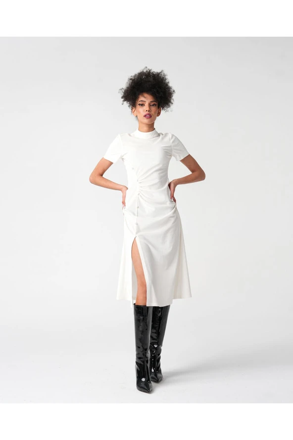 Kadın Beyaz Kısa Kollu Kadife Elbise