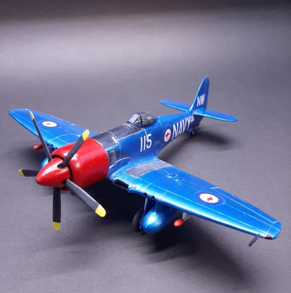 Hawker Sea Fury FB11 Pm Model Avcı Uçağı Demonte Plastik Maketi - 6