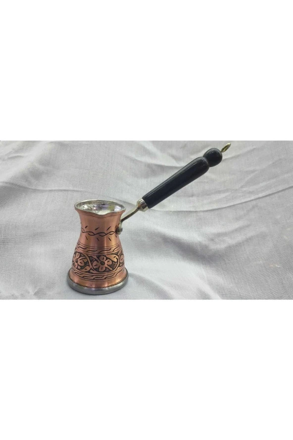 Ahşap Saplı El Işlemesi Kalın Malzemeli Bakır Cezve